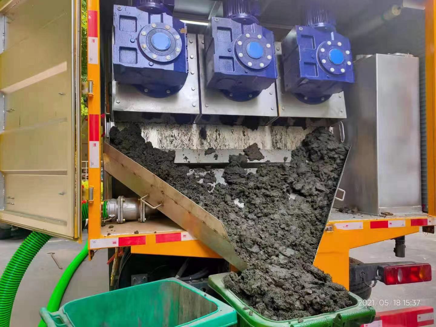 新兴化粪池清掏城市维护站-泥浆净化干湿分离处理